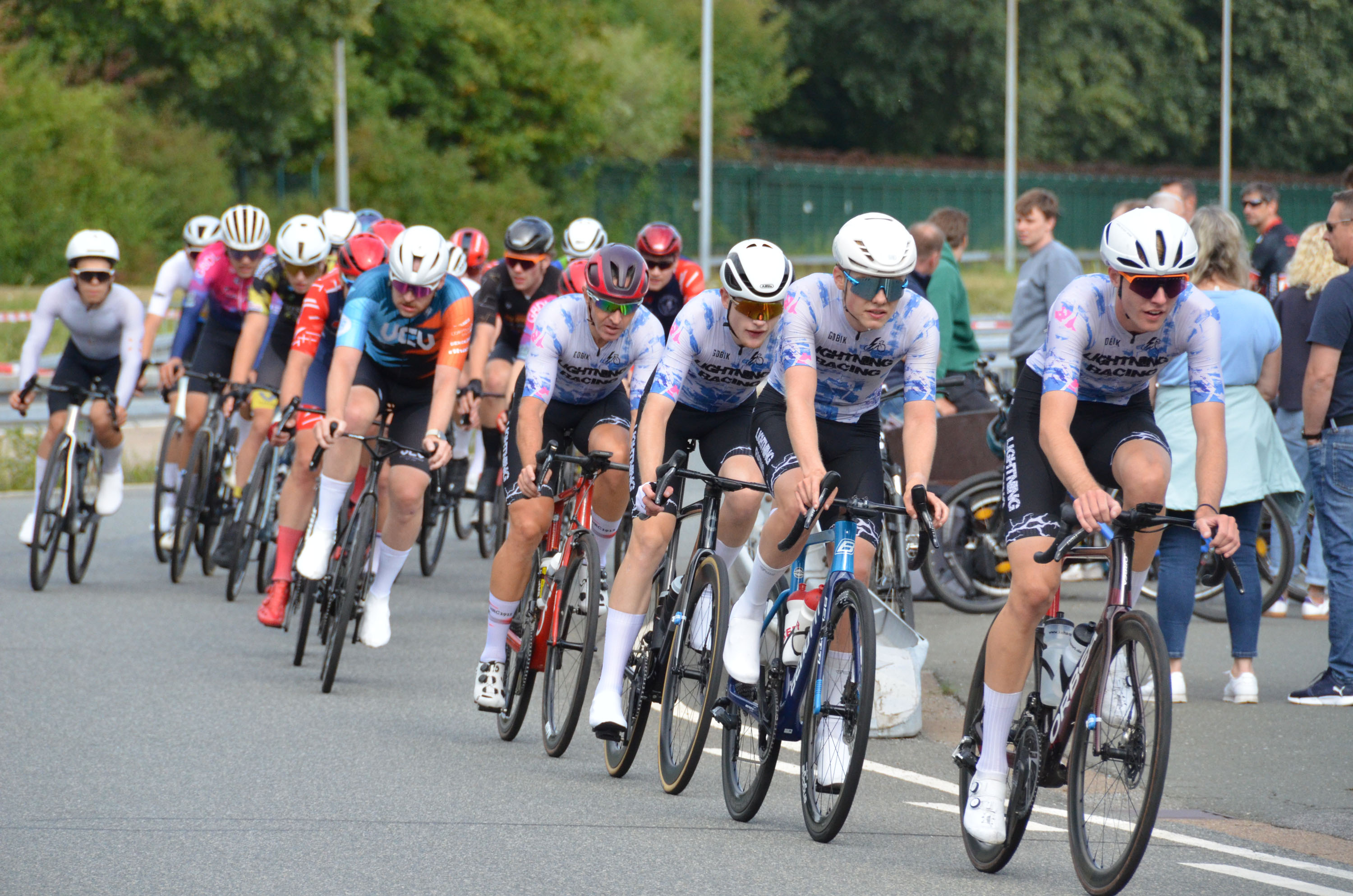 Lightning Racing im Kurvenspiel